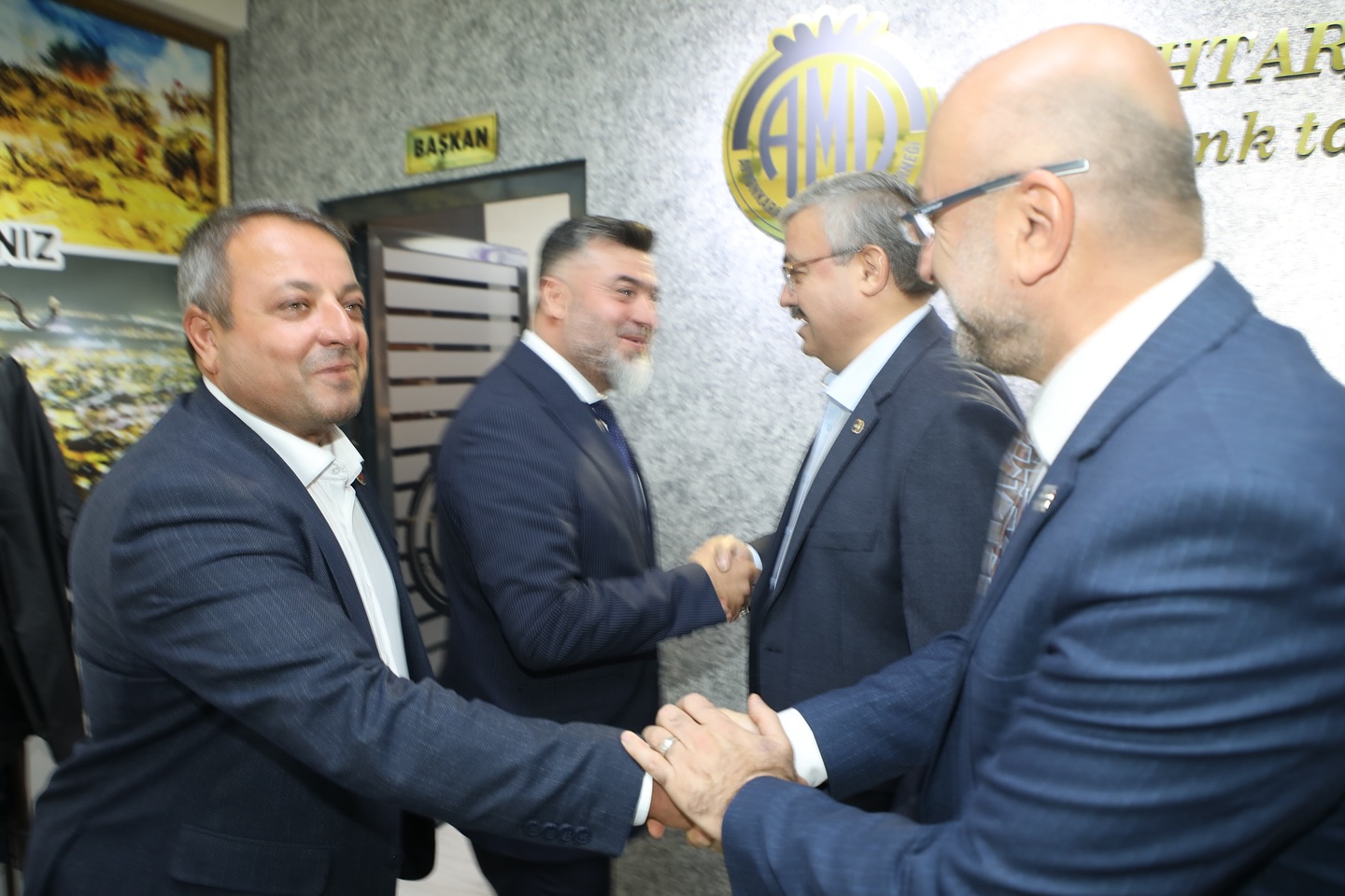 Milletvekili Yurdunuseven Muhtarlar Derneği Başkanı Uygur’u Ziyaret Etti