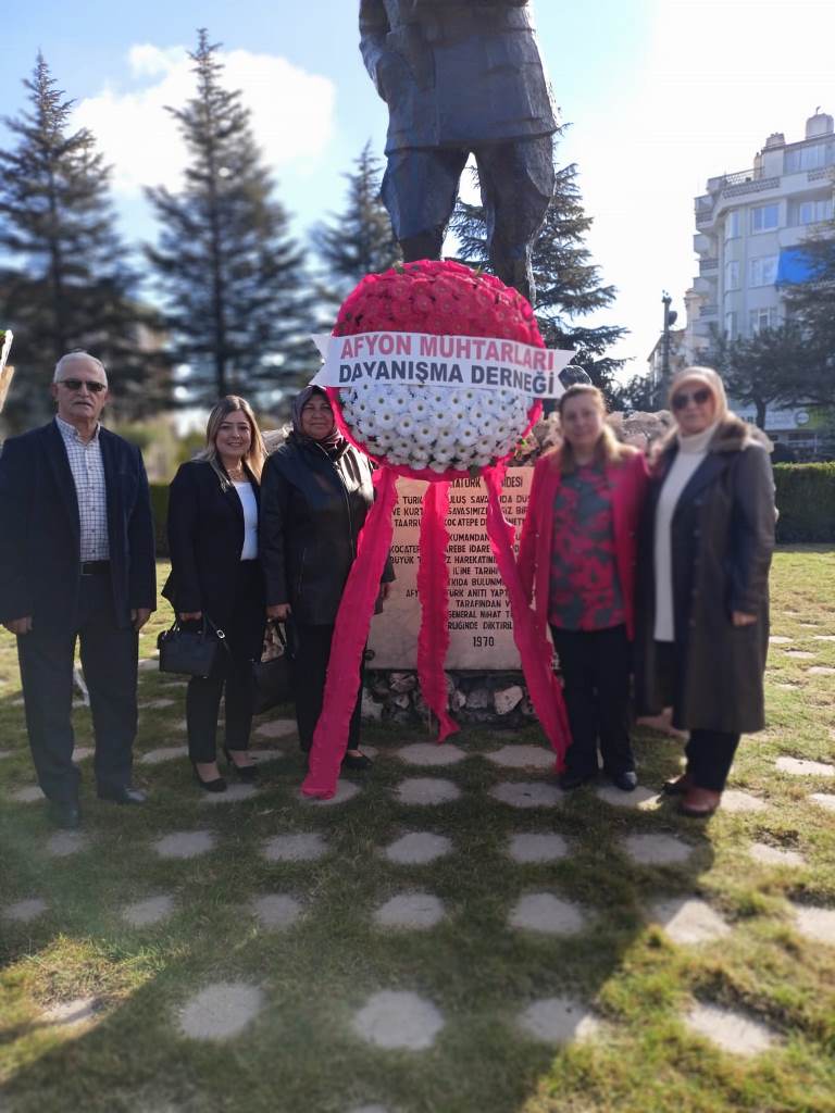 "MUHTARLARIN BİR SİYASİ PARTİSİ OLMAZ"