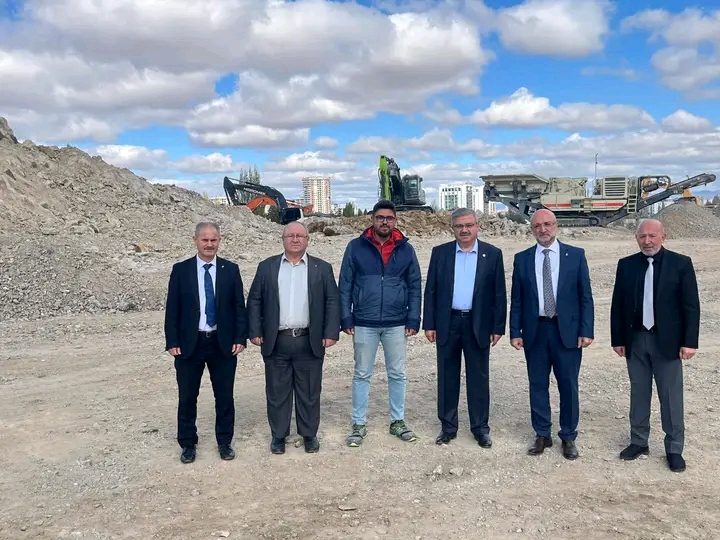 YURDUNUSEVEN VE ŞAHİN, YAŞLI BAKIM VE REHABİLİTASYON MERKEZİ İNŞAATINI İNCELEDİ
