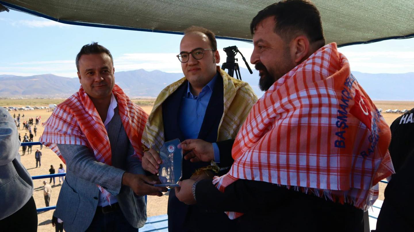 CHP İl Başkanı Erhan, 16. Geleneksel Rahvan At Yarışlarına Katıldı