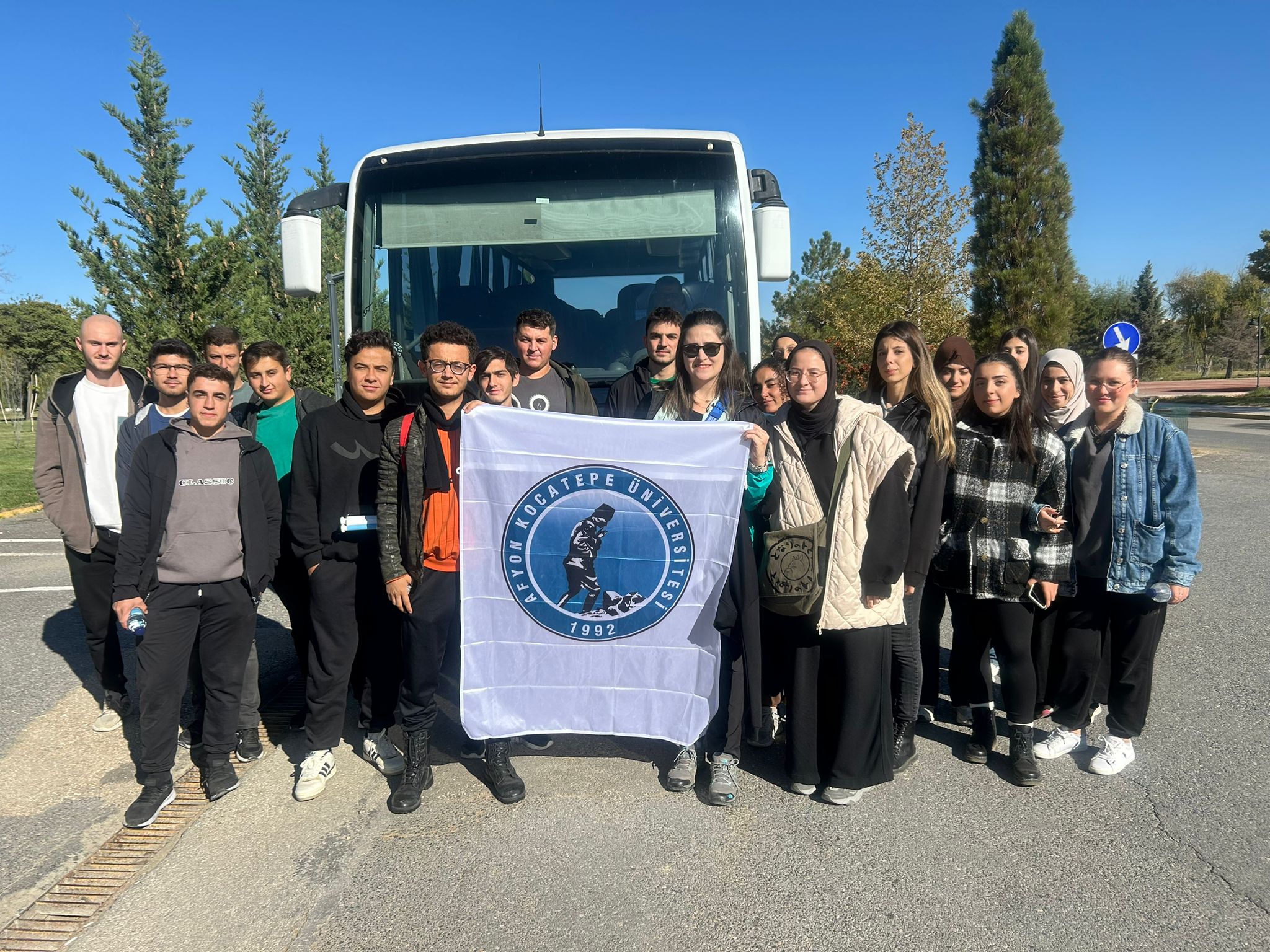AKÜ’lü Gönüllüler Orman Temizliği İçin Bir Araya Geldi