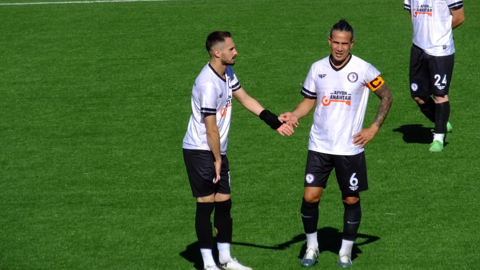 EMİRDAĞSPOR 3 PUANA 4 GOLLE UZANDI!