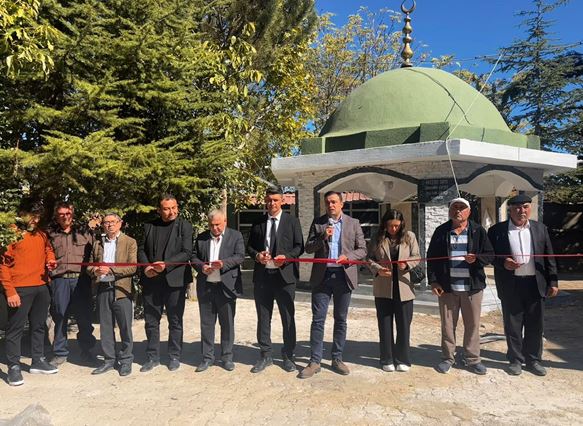 KAYMAKAM HALİS VE BAŞKAN UĞURLU EVCİLER’DE ŞADIRVAN AÇILIŞINA KATILDI