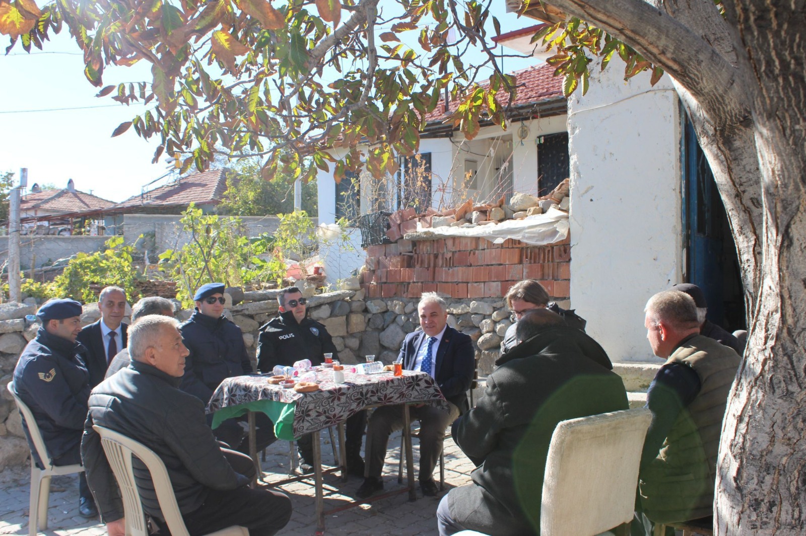 KAYMAKAM DURU, ŞEHİTLERİ ANMA PROGRAMINA KATILDI