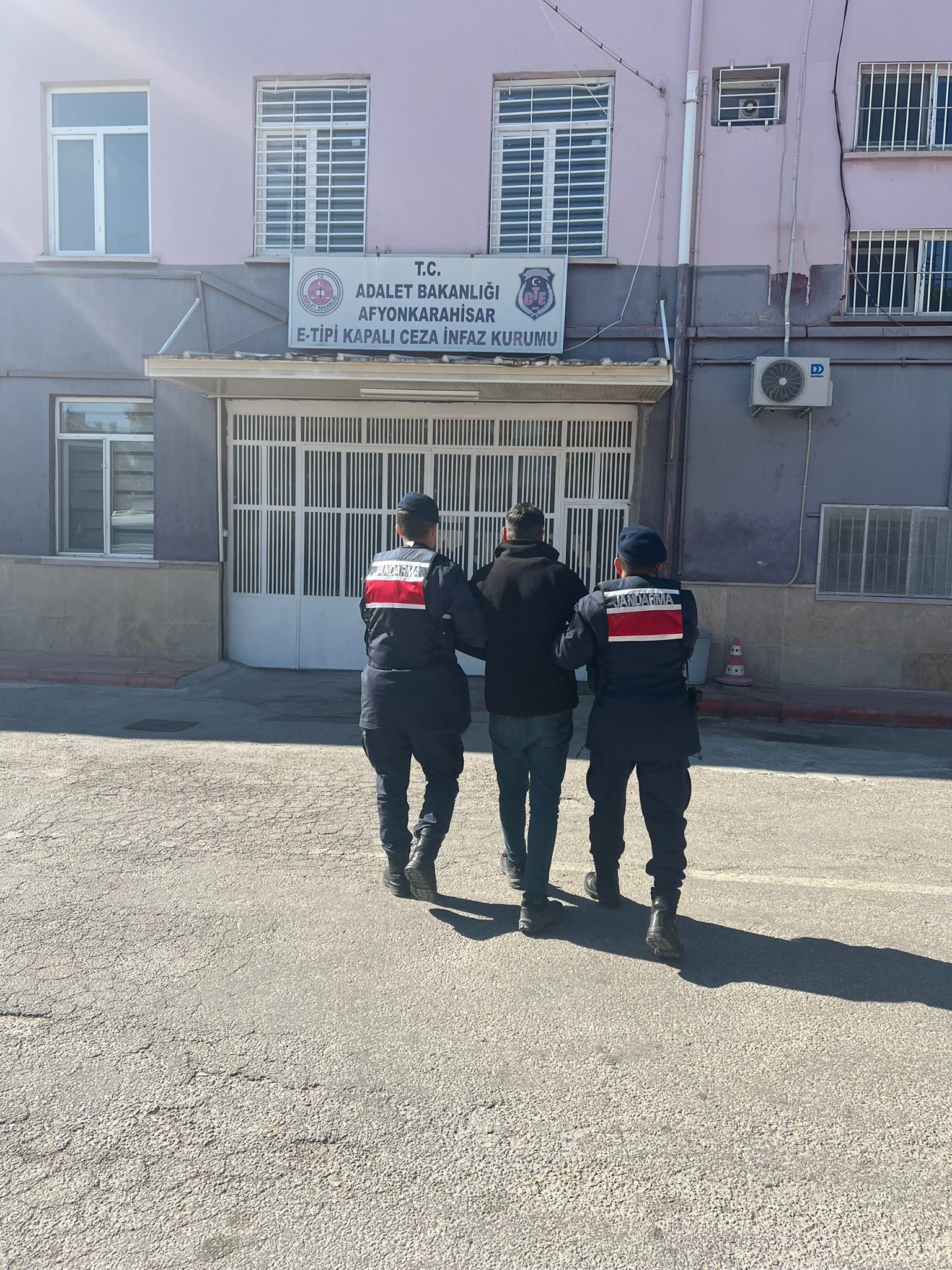 Afyonkarahisar’da Kaçak Hırsız Yakalandı