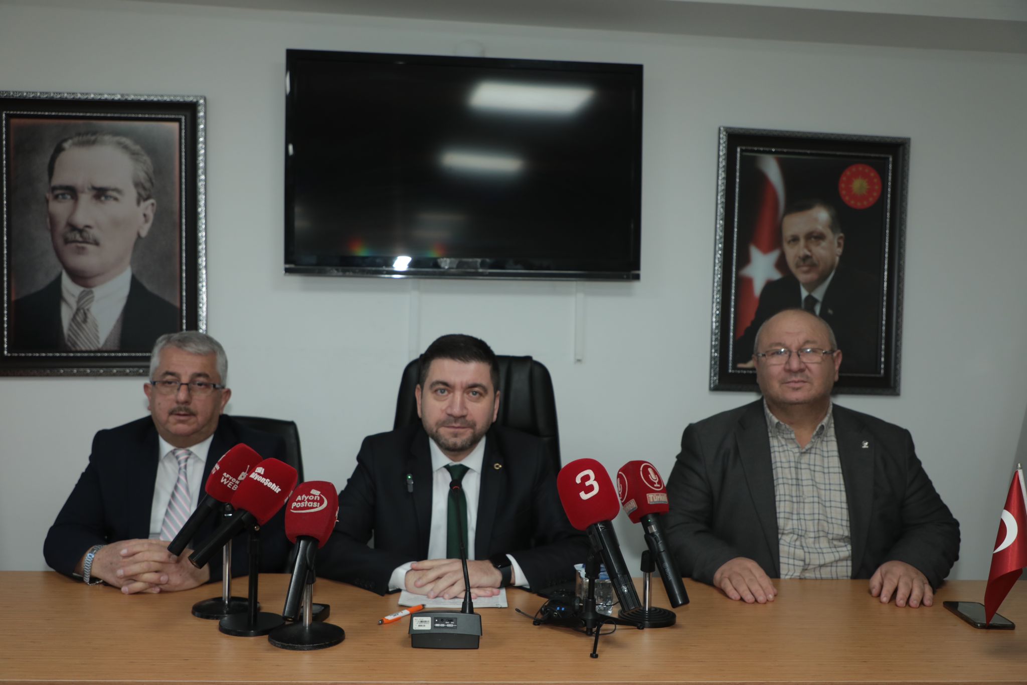 AK Partili Sevim “Yavuz Hırsız Misali Ev Sahibine Suç Atıyorlar”