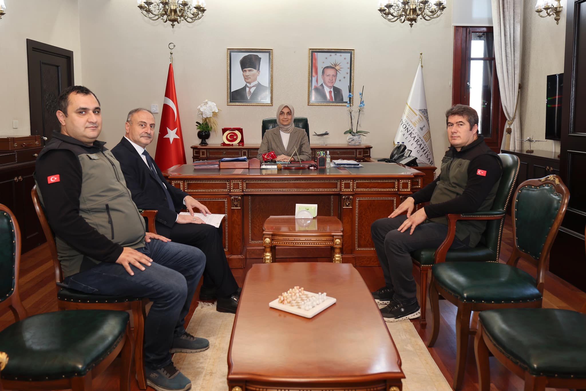 Vali Doç. Dr. Yiğitbaşı Orman Yetkililerini Makamında Ağırladı