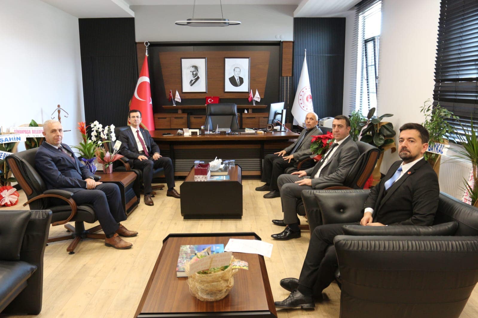 MÜDÜR KARAYOL, ÖZEL MİSAFİRLERİNİ AĞIRLADI