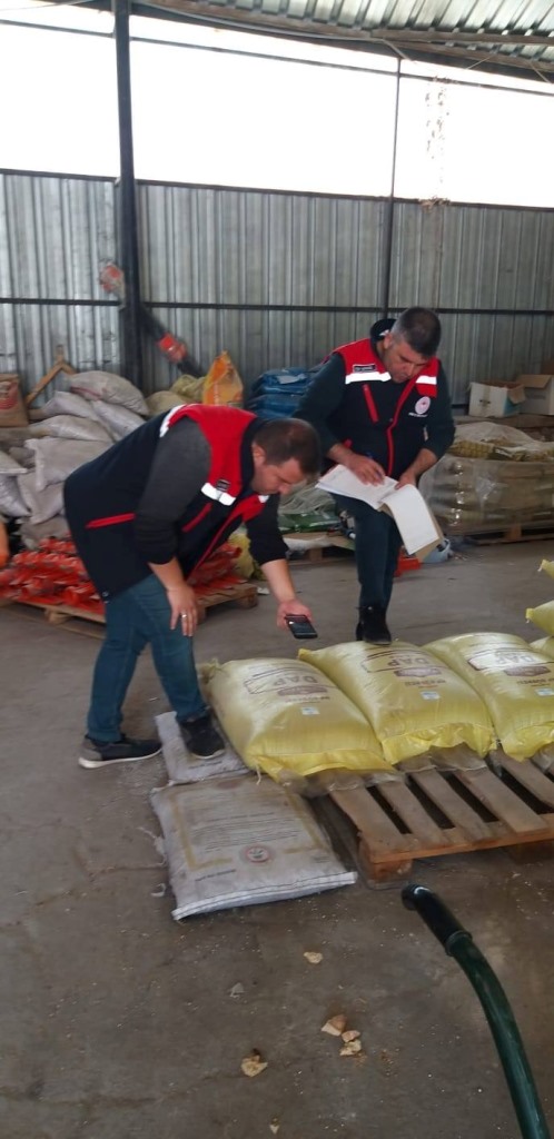 DAZKIRI'DA GÜBRE BAYİİLERİNDE ÜRÜN ETİKET DENETİMLERİ YAPILDI