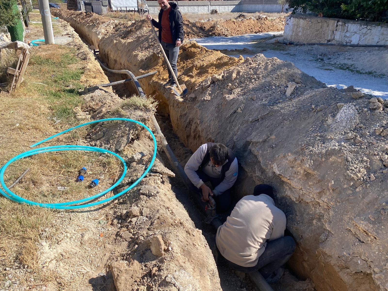TEMİZ SUYA ERİŞİM İÇİN ALTYAPI İYİLEŞTİRME ÇALIŞMALARI DEVAM EDİYOR