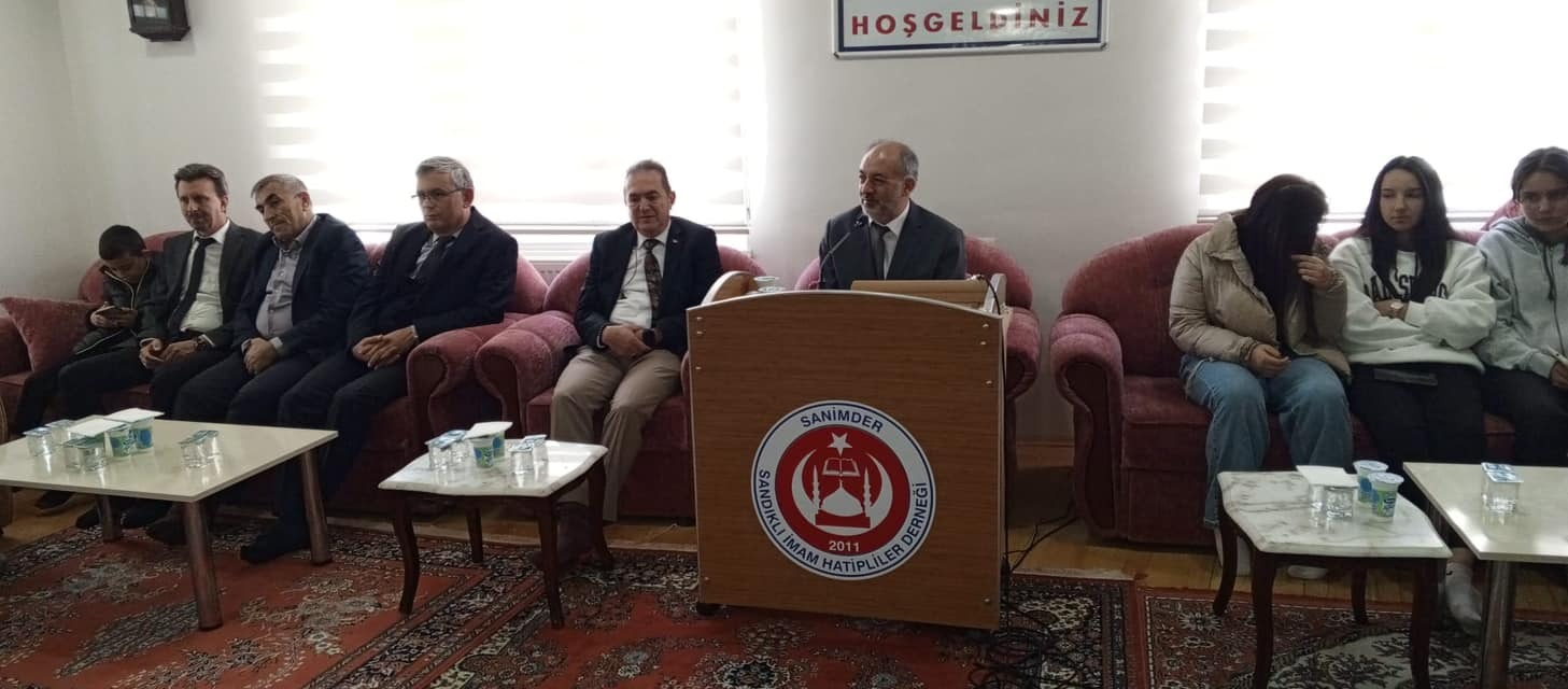 MÜDÜR EROĞLU, SANİMDER BİLGİ EVİ'Nİ ZİYARET ETTİ