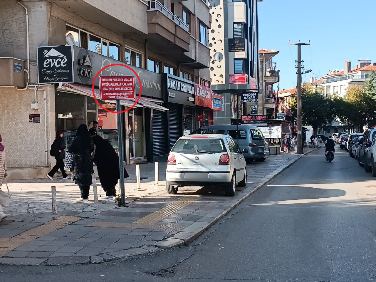 Afyon'da kaldırıma araba park etmek serbest mi oldu?