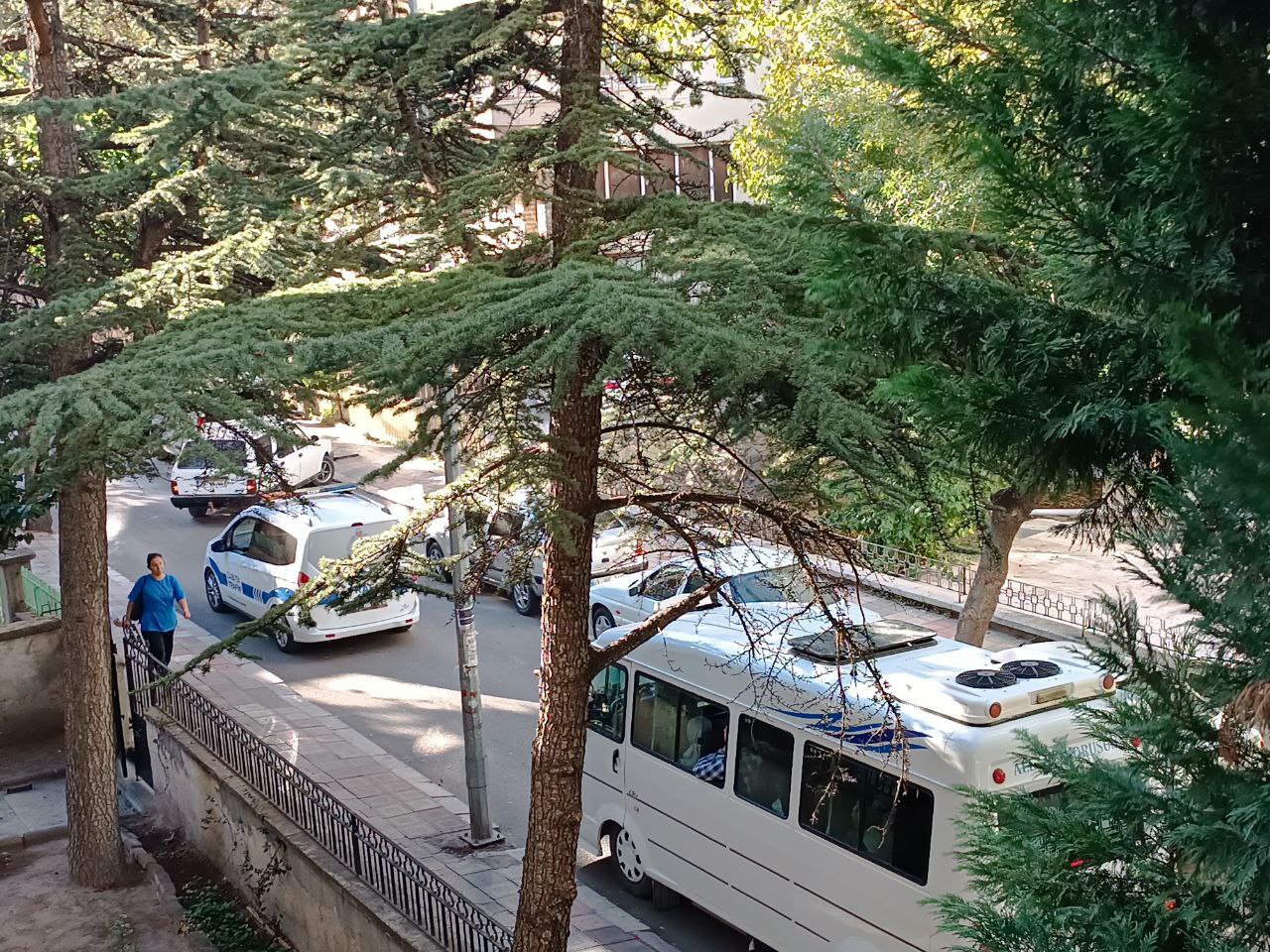 Afyon'da kaldırıma araba park etmek serbest mi oldu?