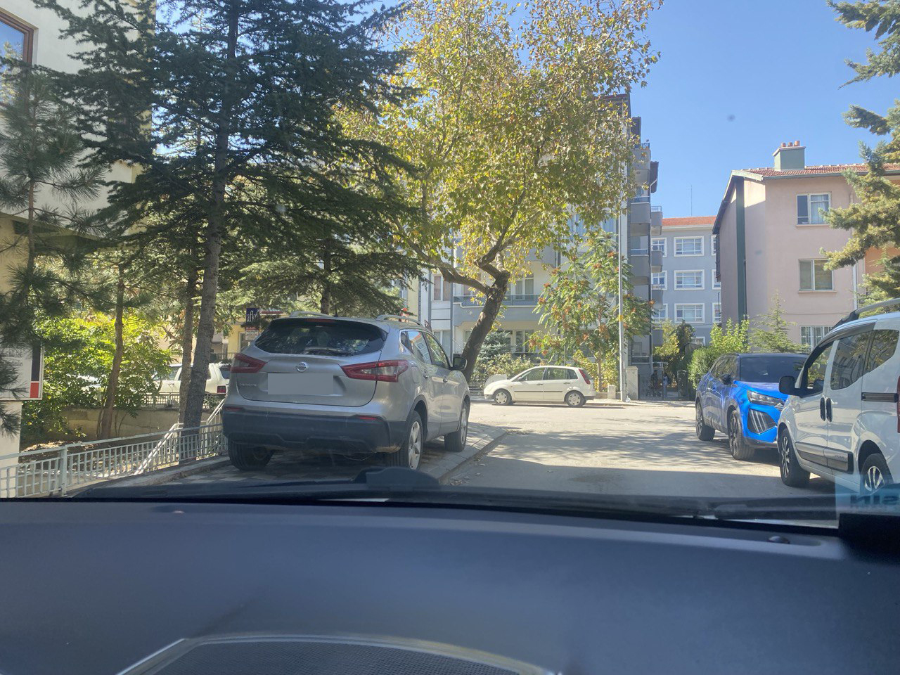Afyon'da kaldırıma araba park etmek serbest mi oldu?