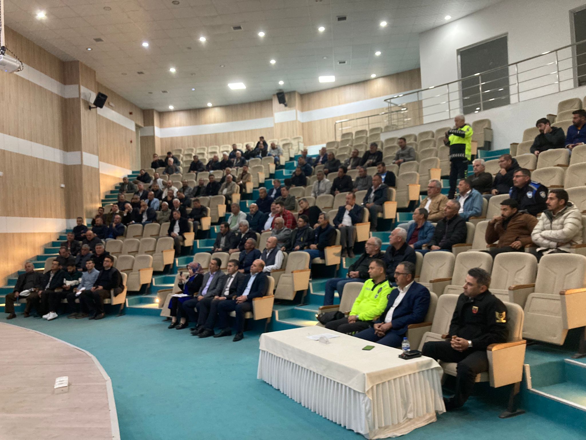 Afyonkarahisar'da 150 Servis Şoförü Eğitim Toplantısında Bir Araya Geldi