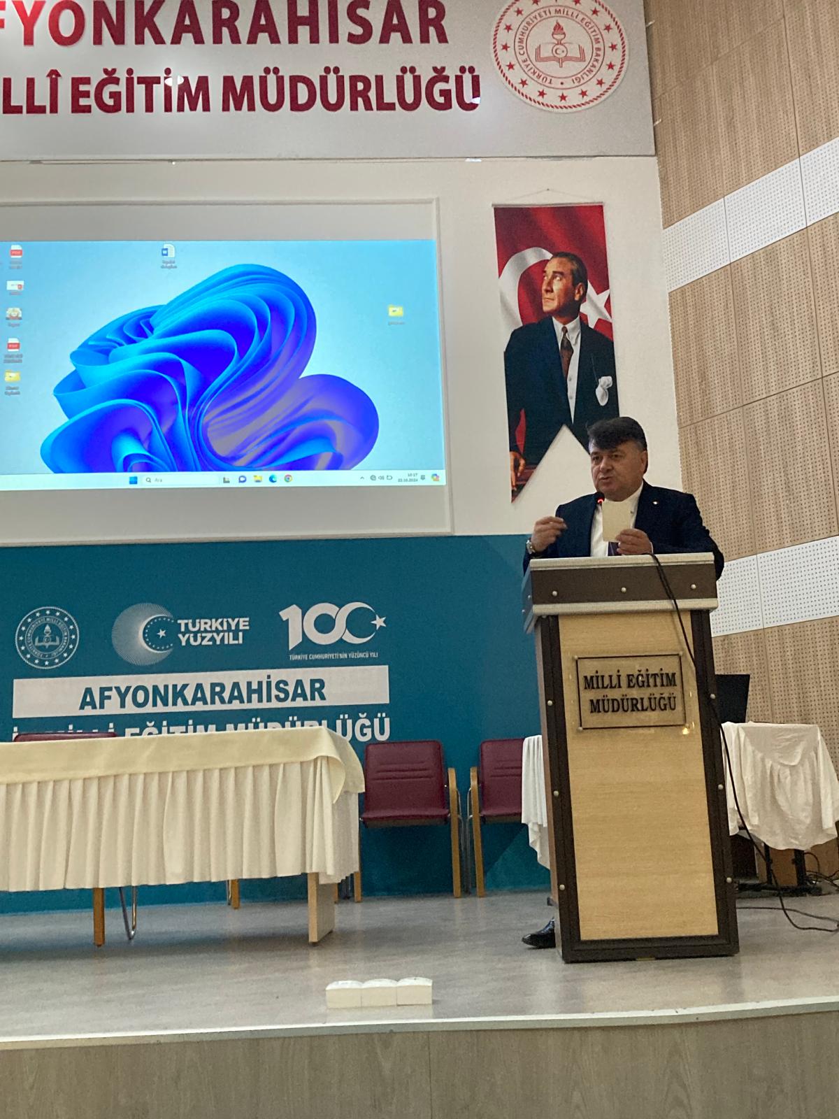 Afyonkarahisar'da 150 Servis Şoförü Eğitim Toplantısında Bir Araya Geldi
