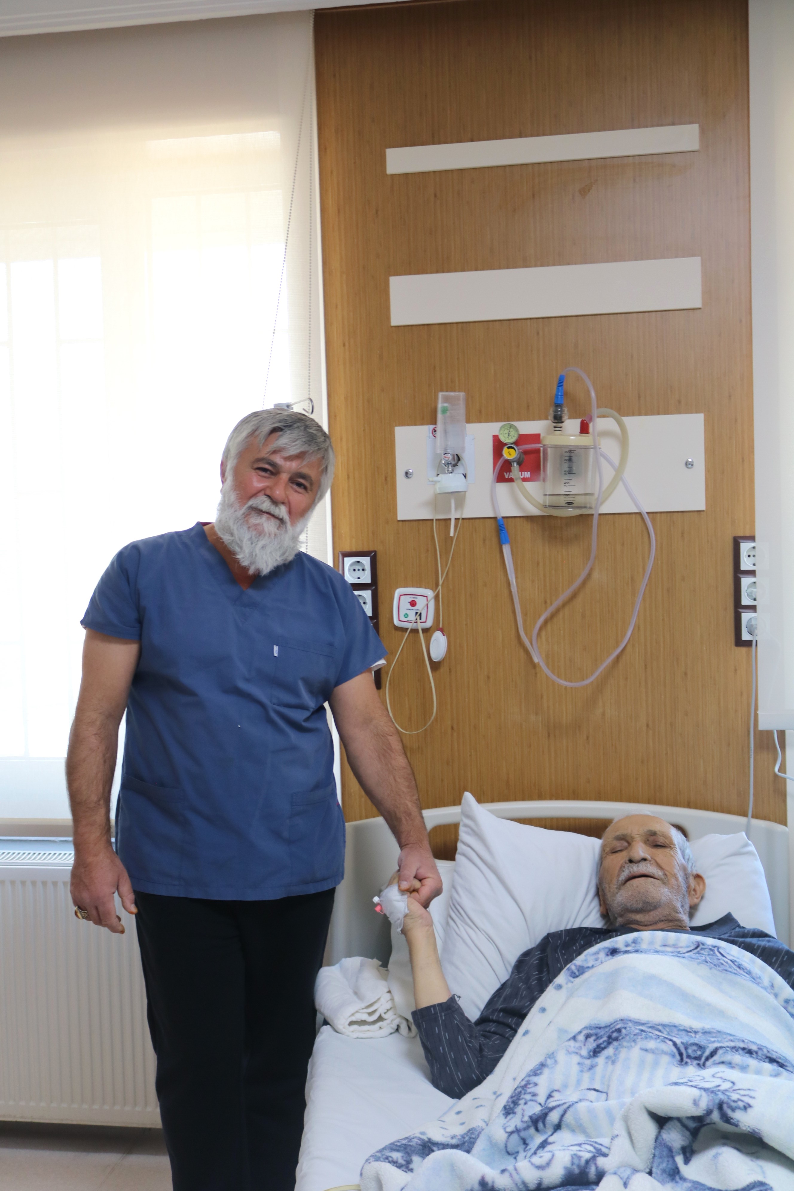 ÖZEL FUAR HASTANESİ'NDE AYNI SEANSTA 2 BÜYÜK OPERASYON!
