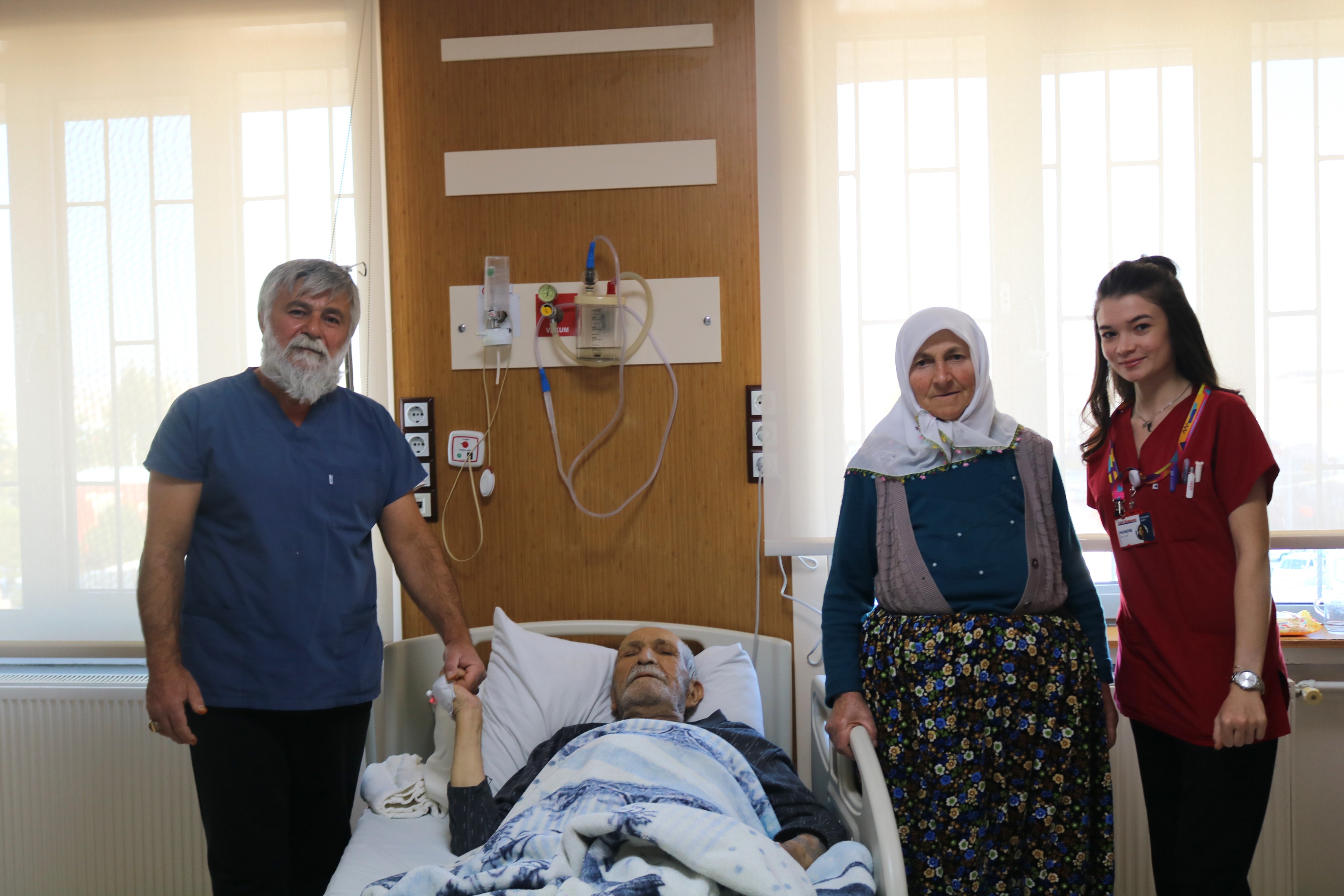 ÖZEL FUAR HASTANESİ'NDE AYNI SEANSTA 2 BÜYÜK OPERASYON!