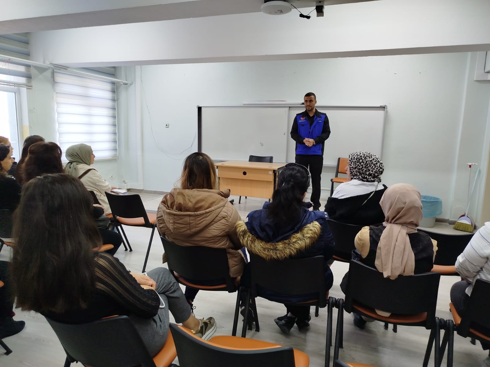 AFAD Ekipleri Oruçoğlu İlkokulunda Afet Eğitimlerine Devam Ediyor