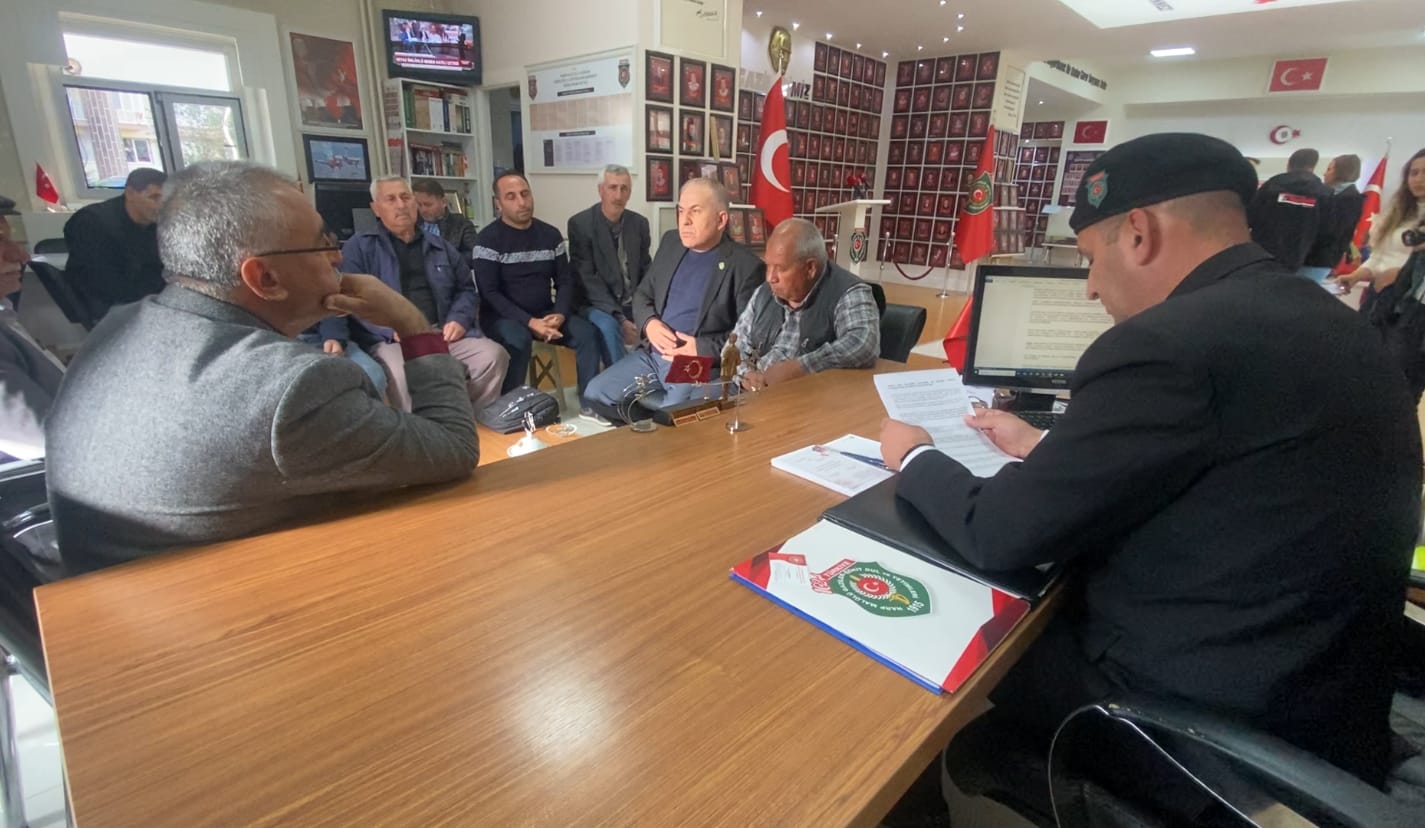 BAŞKAN KUMARTAŞLI TÜM SİYASİ  PARTİLERE DERNEĞİN KAPISINI KAPATTI