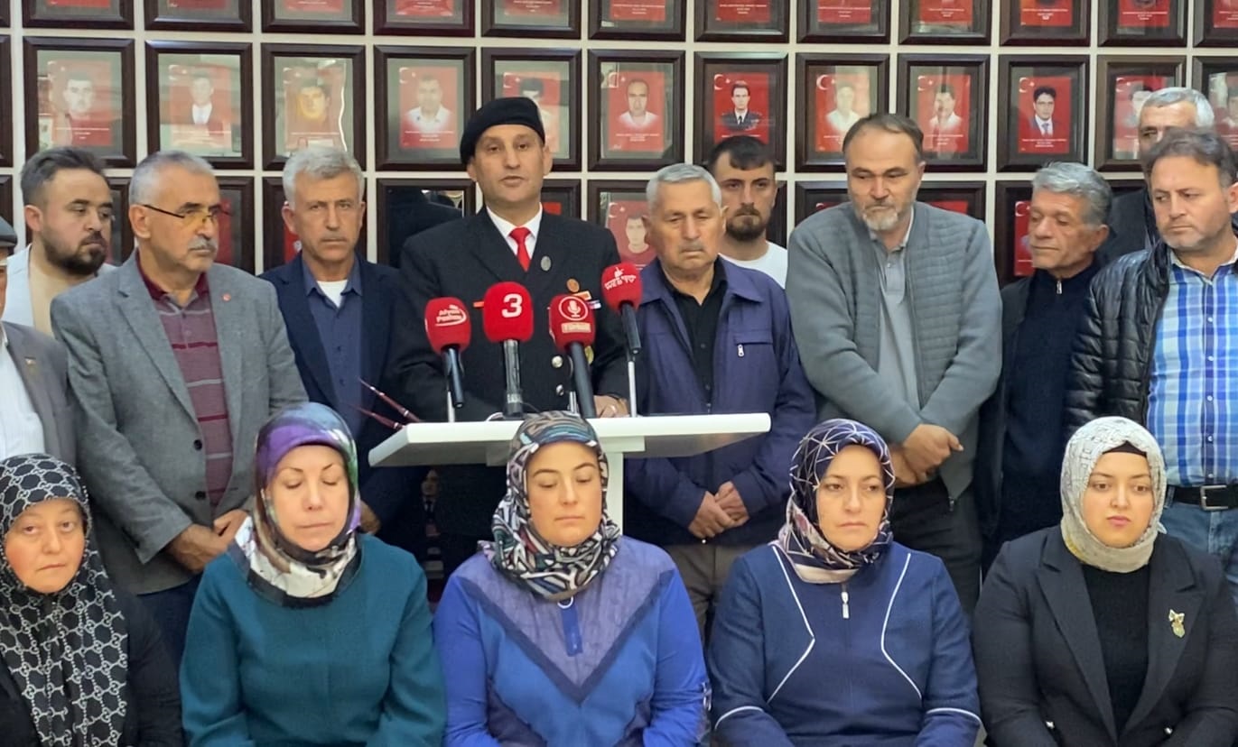BAŞKAN KUMARTAŞLI TÜM SİYASİ  PARTİLERE DERNEĞİN KAPISINI KAPATTI