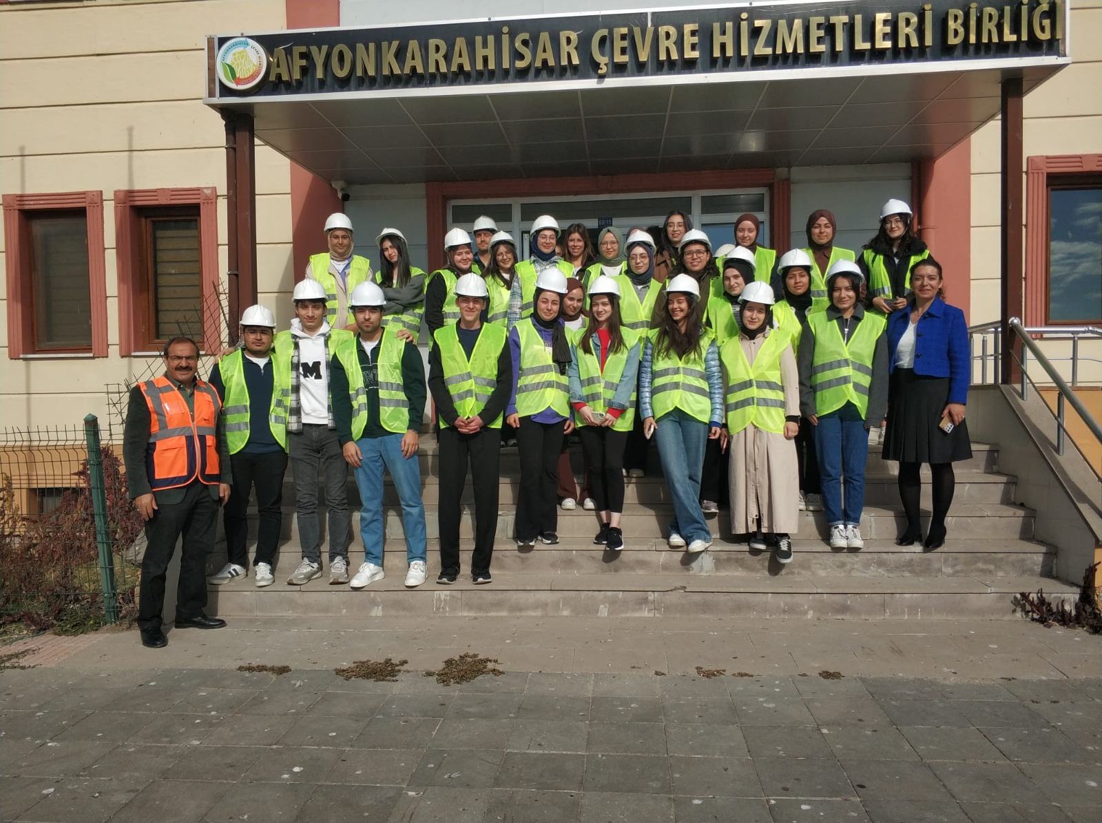 Afyonkarahisar'da Öğrenciler Sıfır Atık İçin Sahada
