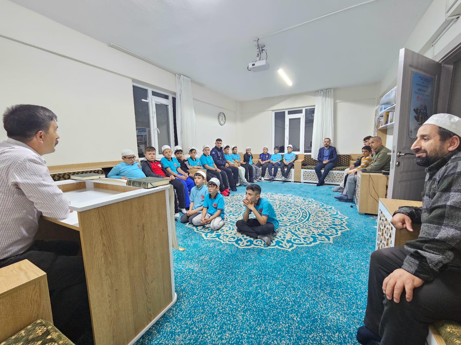Emirdağ'da Hafızlık Kurslarında “Bir Konu Bir Konuk” Programı Gerçekleşti
