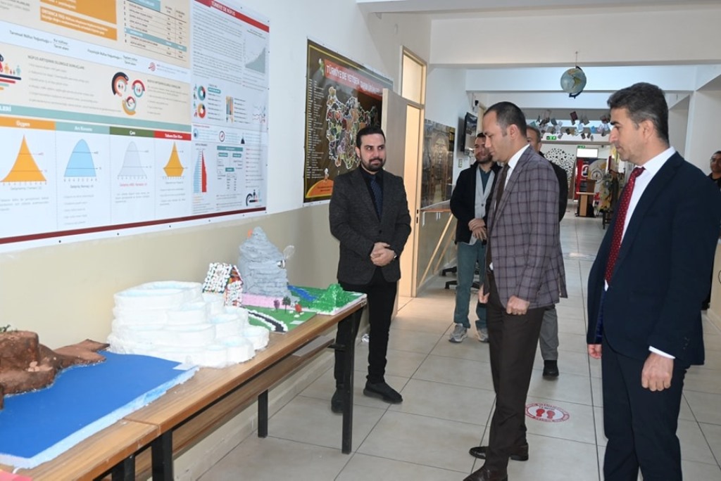 KAYMAKAM TOPUZ, ANADOLU LİSESİ’Nİ ZİYARET ETTİ