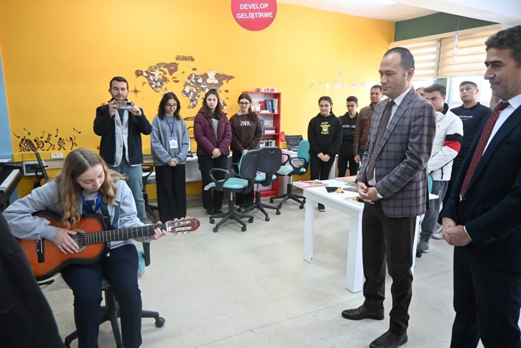 KAYMAKAM TOPUZ, ANADOLU LİSESİ’Nİ ZİYARET ETTİ