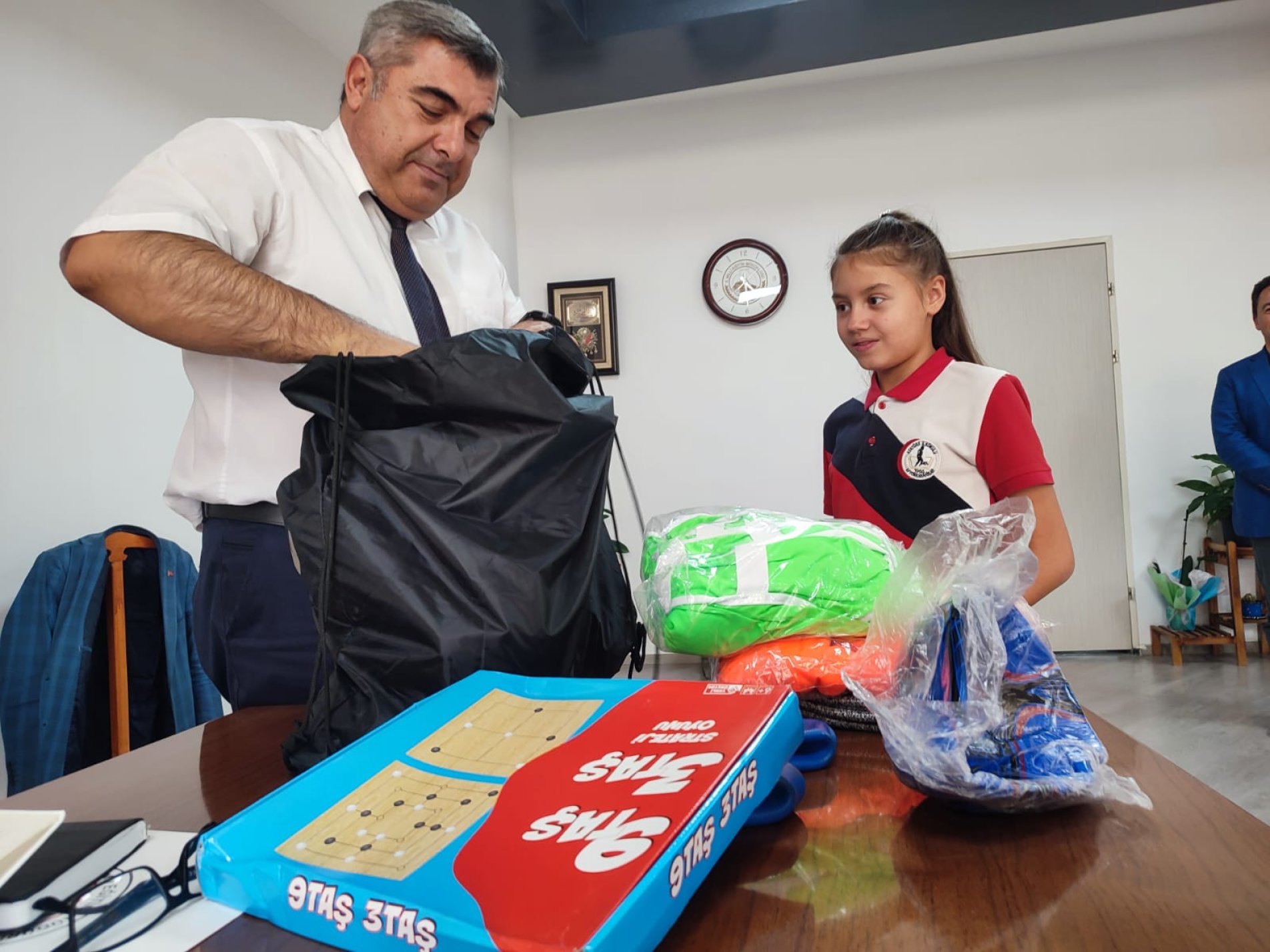 Müdür Sünnetci, Öğrencinin Voleybol Talebini Karşıladı