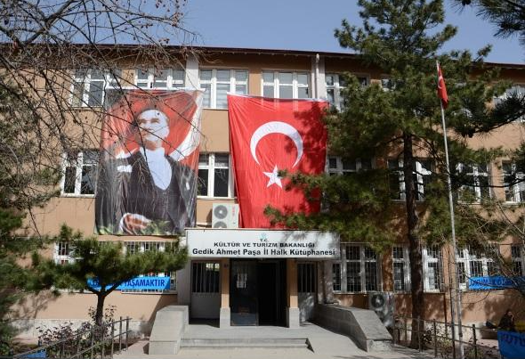Tarihi Mirasın Devri: Afyonkarahisar'da Gedik Ahmet Paşa Kütüphanesi'nin Taşınma Süreci Başladı