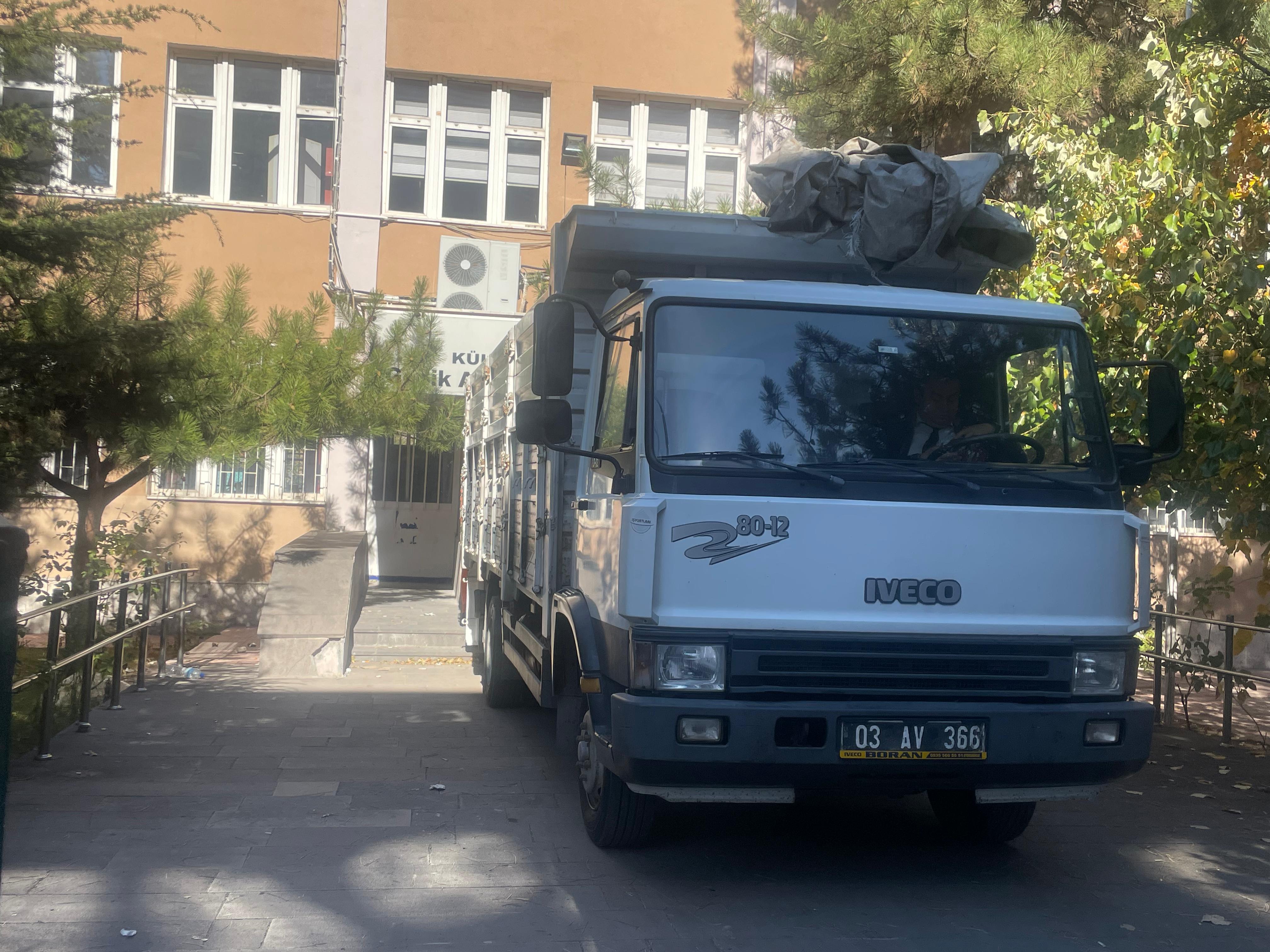 Tarihi Mirasın Devri: Afyonkarahisar'da Gedik Ahmet Paşa Kütüphanesi'nin Taşınma Süreci Başladı