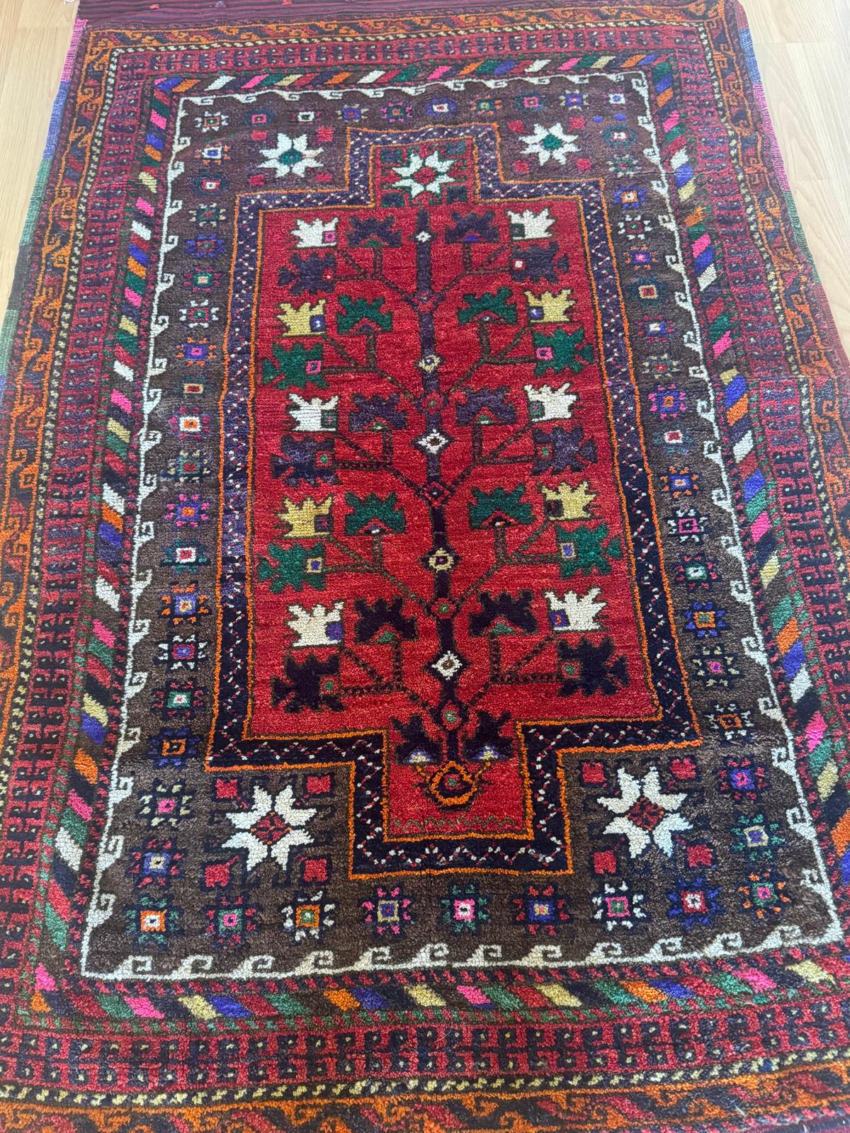 İlmek İlmek Anadolu: Ege Bölgesi Büyük Halı ve Kilim Müzayedesi Başlıyor!