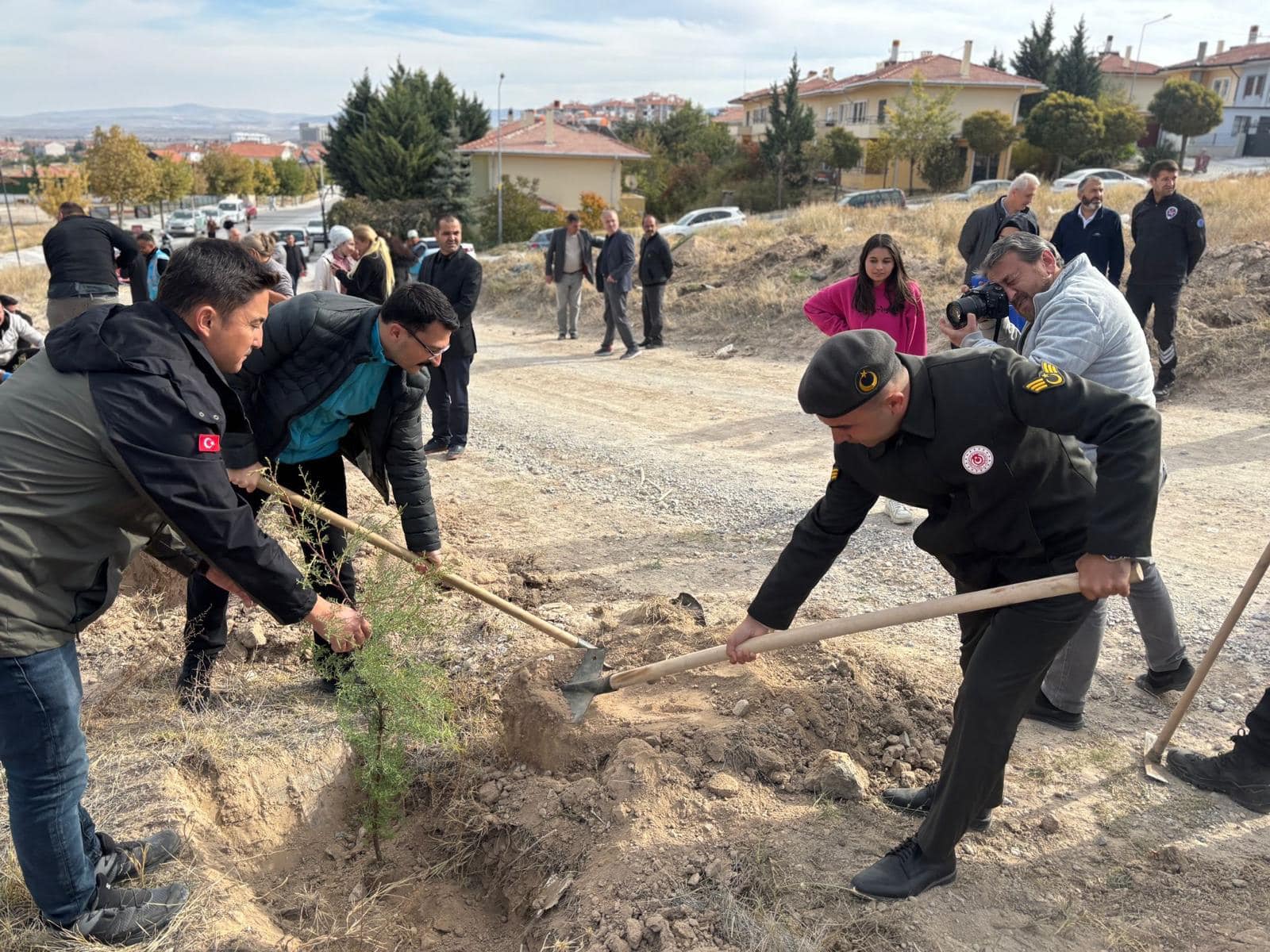 Cumhuriyetin 101. Yılında Emirdağ’da 101 Fidan Toprakla Buluştu
