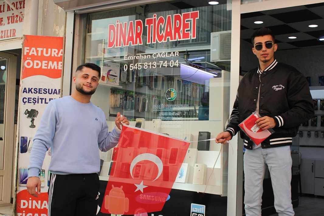 Dinar Belediyesinden Esnafa Cumhuriyet Bayramı Hediyesi