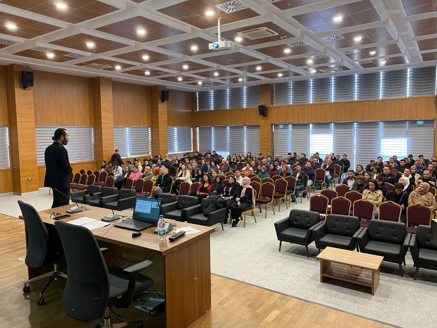 AFYONKARAHİSAR'DA GÜVENLİK GÖREVLİLERİNE EĞİTİM VERİLDİ