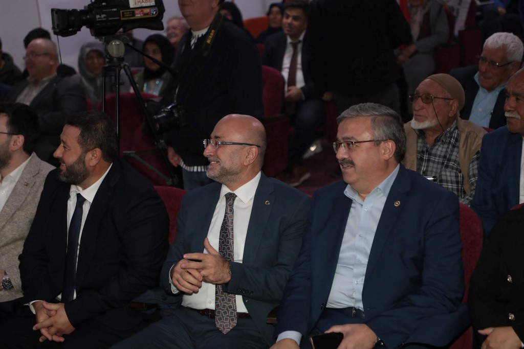 AK PARTİ İSCEHİSAR'DA KONGRE HEYECANI YAŞANDI