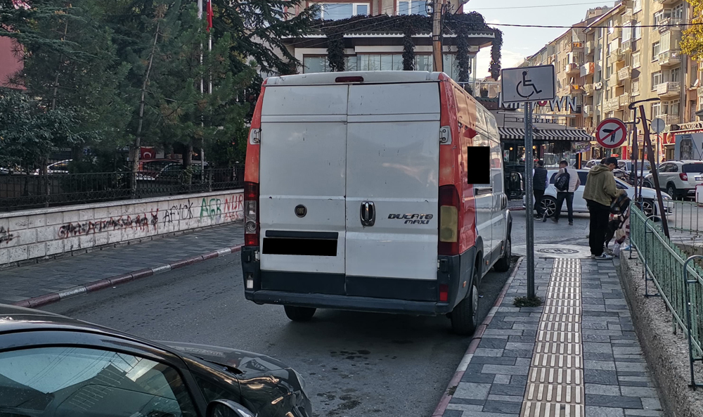 Engelli Park Alanları İşgal Altında! Özel Gereksinimli Bireyler Çözüm Bekliyor