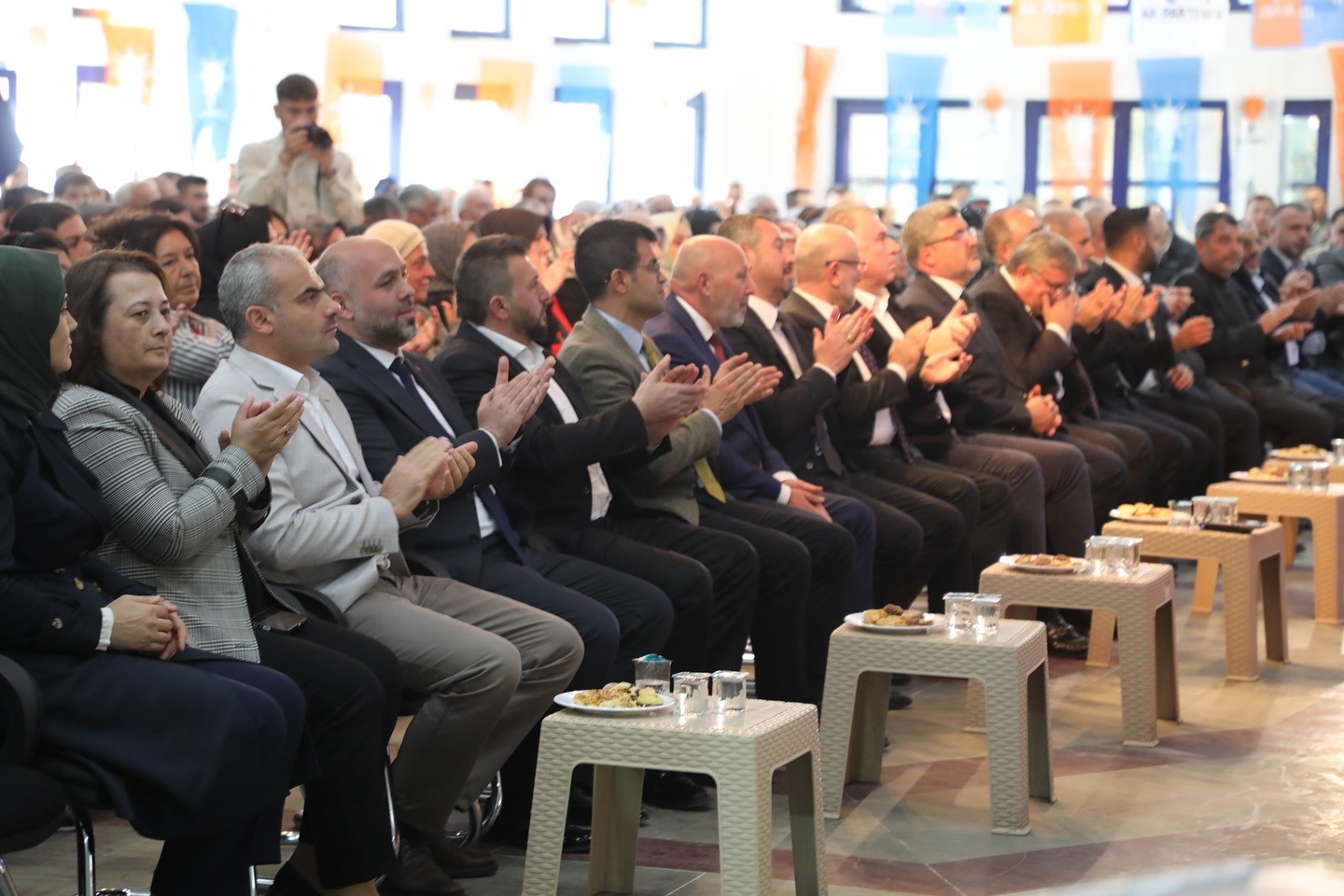 Sandıklı İlçesinde Coşku Hakimdi AK Parti’nin Köklü Yolculuğuna Vurgu Yapıldı