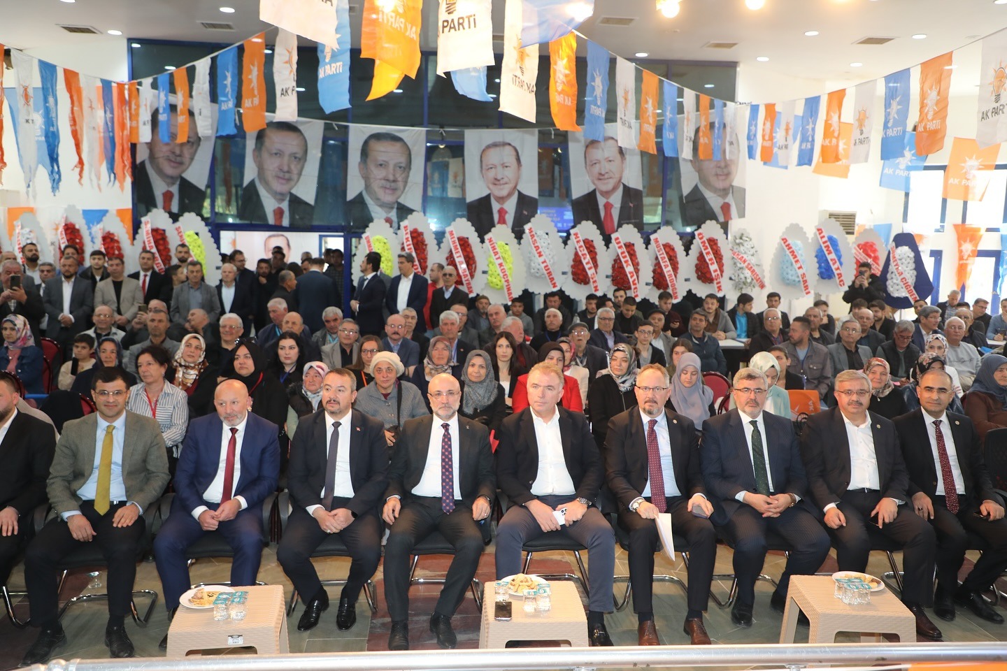 Sandıklı İlçesinde Coşku Hakimdi AK Parti’nin Köklü Yolculuğuna Vurgu Yapıldı