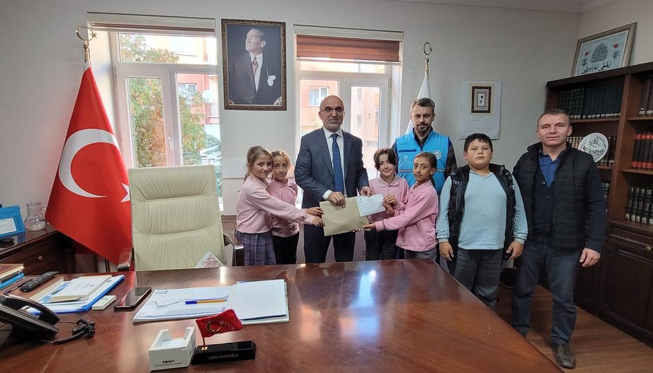 MİNİK YÜREKLERDEN FİLİSTİNLİ KARDEŞLERİNE BAĞIŞ
