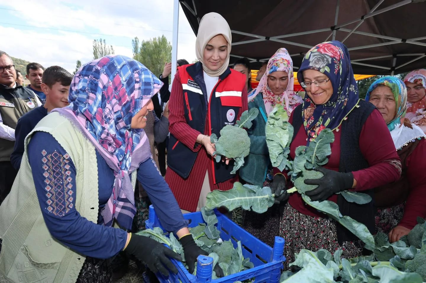 Vali Yiğitbaşı'ndan Kadın Çiftçilere Destek