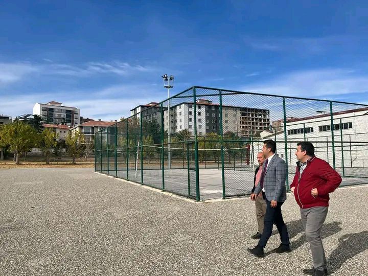Kalender, Emirdağ Meslek Yüksekokulunu ziyaret etti