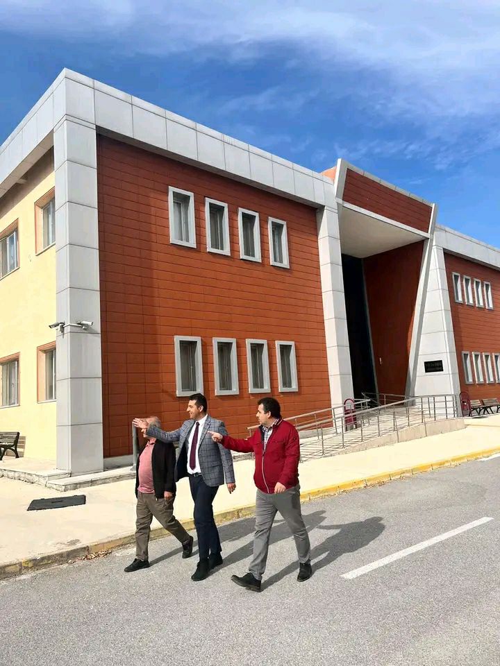 Kalender, Emirdağ Meslek Yüksekokulunu ziyaret etti