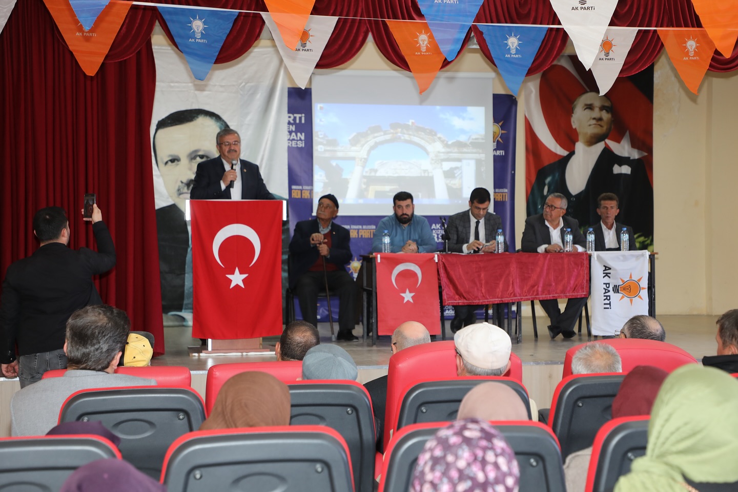 AK Parti Kızılören Kongresi Gerçekleşti
