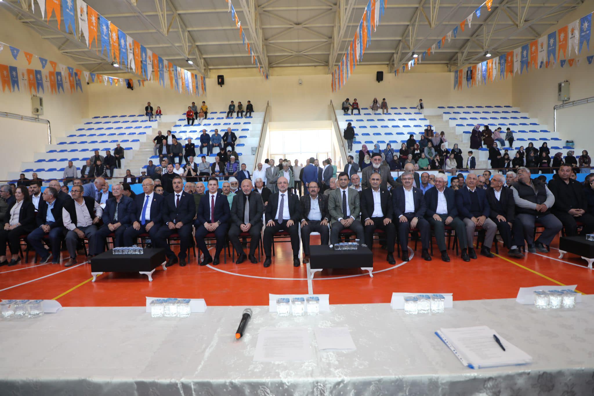 AK Parti Dazkırı Kongresini Büyük Coşkuyla Tamamladı