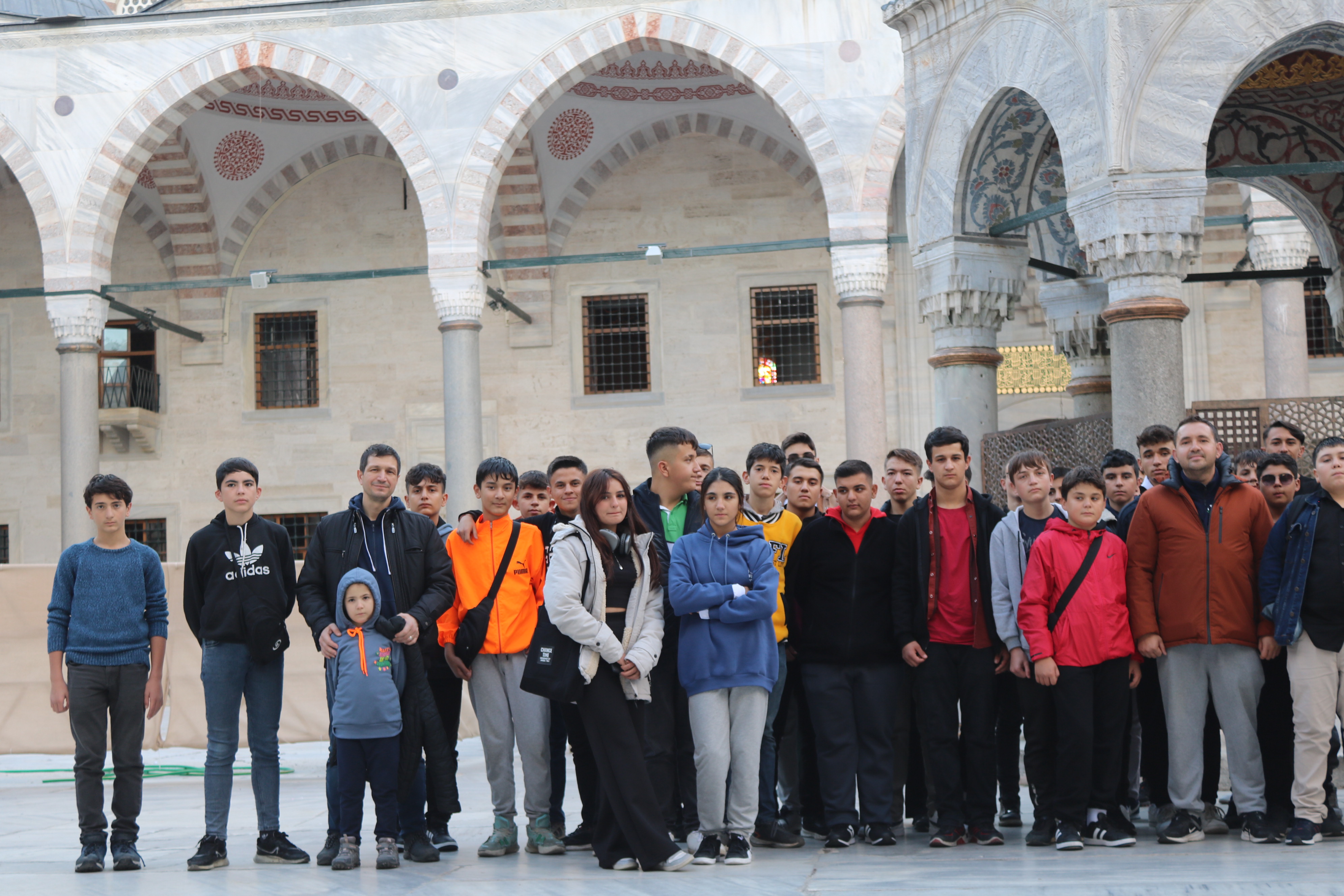RSP TEKNİK KOLEJİ ÖĞRENCİLERİ İSTANBUL GEZİSİNİ KÖFTECİ YUSUF'TA ZİYAFETLE NOKTALADI