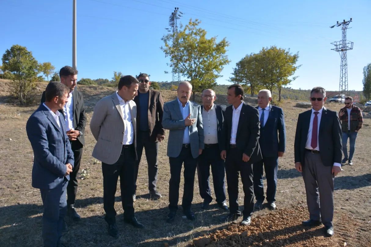 MHP’li Taytak Ayazini Köyü'ndeki Tapu Sorununu Yerinde İnceledi
