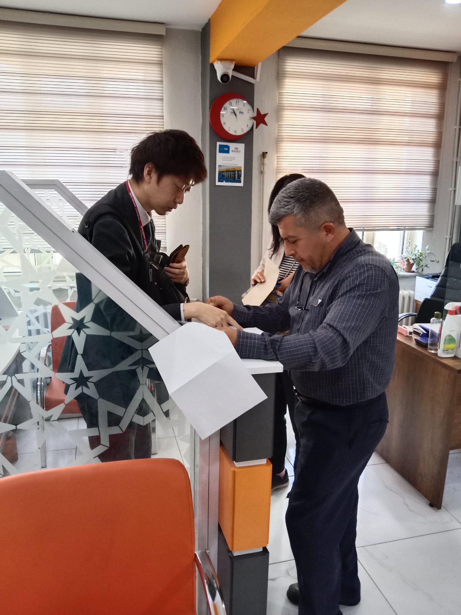 Afyon Nüfus Müdürlüğü Japon Vatandaşlardan Takdir Topladı