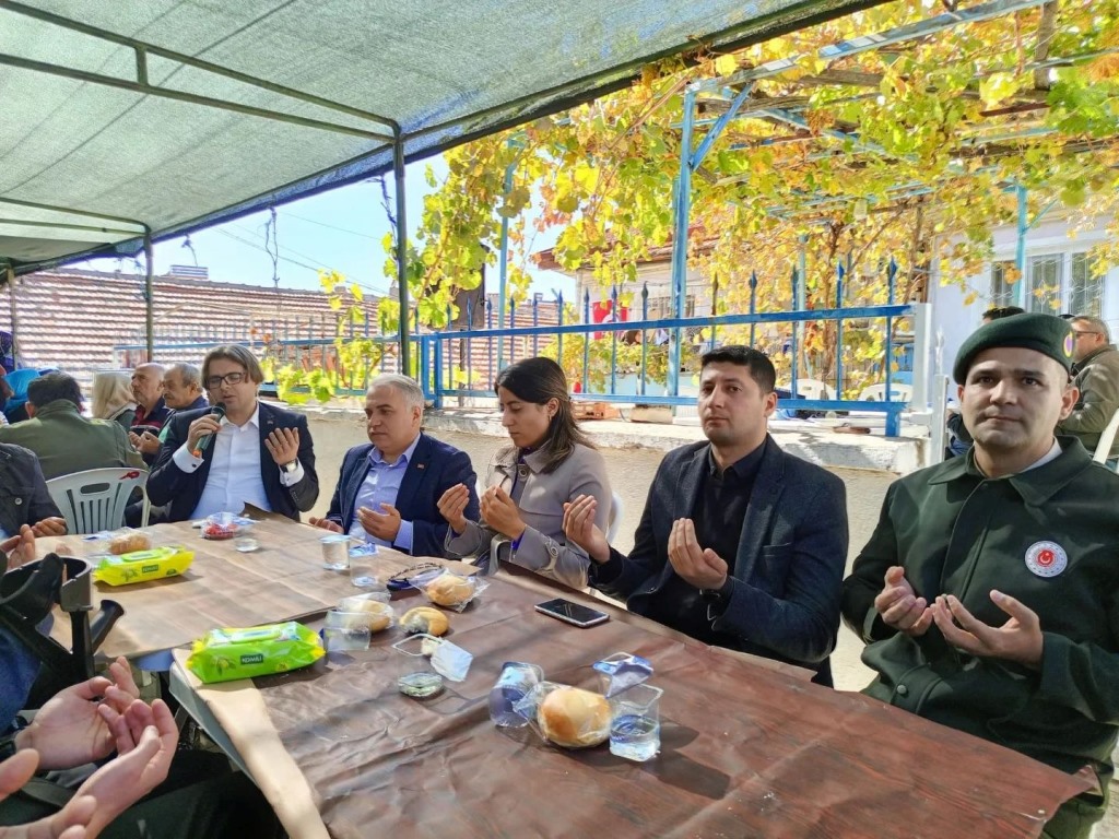 KAYMAKAM DURU, ŞEHİT ONUR ÇAPAN'IN MEVLİD PROGRAMINA KATILDI